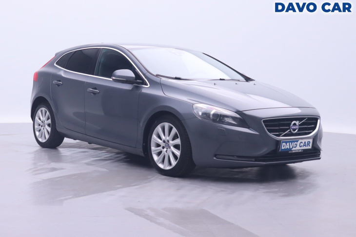 Volvo V40 1,6 D2 Momentum Xenon