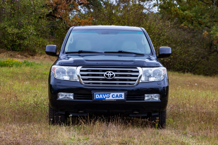 Toyota Land Cruiser 4,5 D4-D 210kW Lux 7-Míst