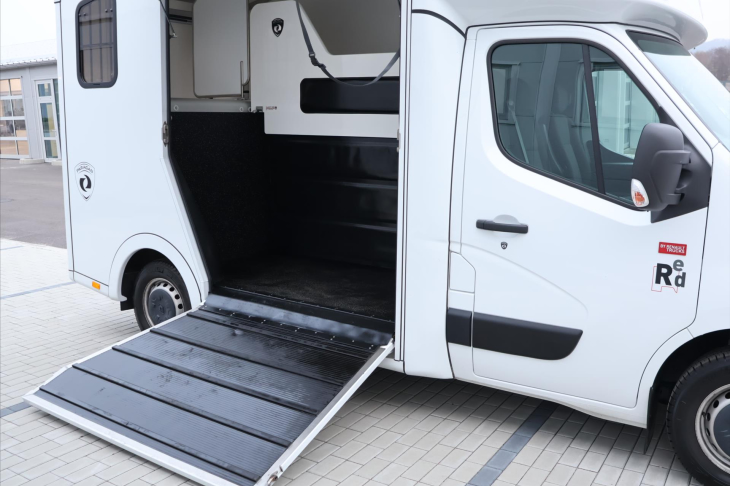 Renault Master 2,3 dCi CZ 1.Maj Přeprava koní