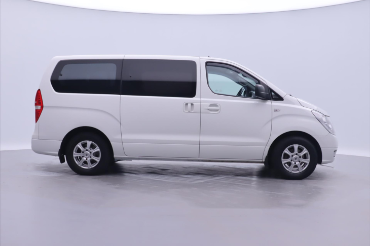 Hyundai H 1 2,5 CRDi 85kW Klima Navi 8Míst