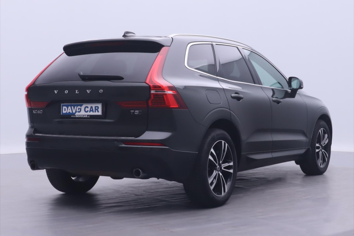 Volvo XC60 2,0 B5 AWD benzin Momentum Auto