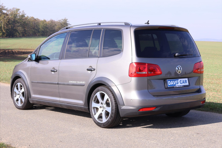 Volkswagen Touran 2,0 TDI 103kW CROSS  Panorama