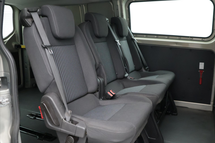 Ford Transit Custom 2,2 TDCi 92kW Long Tažné 6-Míst