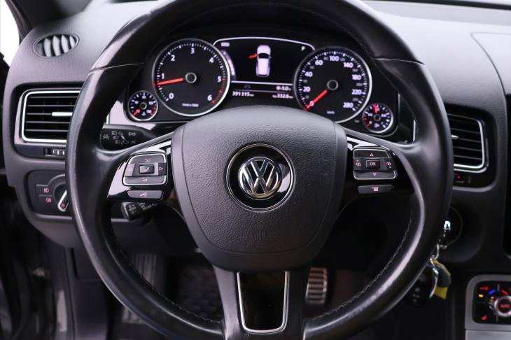 Volkswagen Touareg 4,2 V8 TDI CZ Navi Kůže