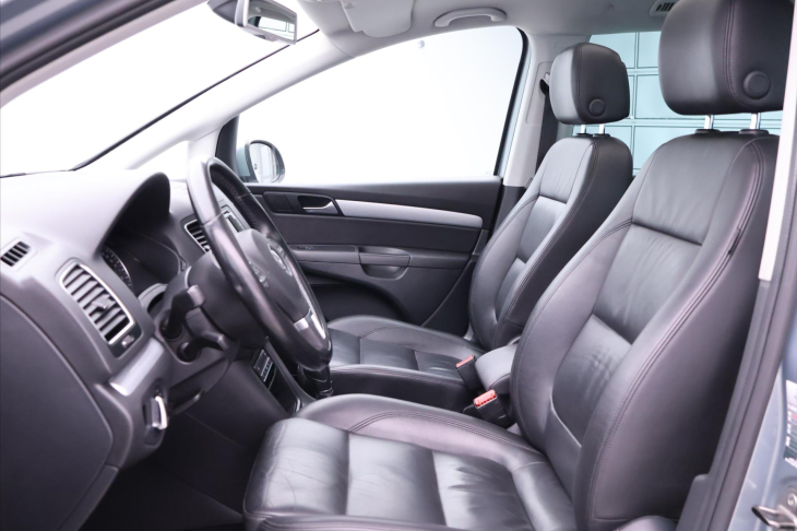 Volkswagen Sharan 2,0 TDI DSG Highline 7-Míst