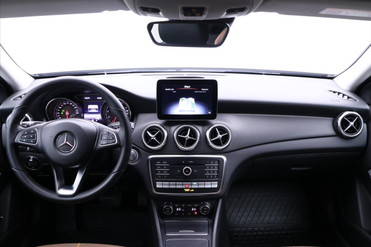 Mercedes-Benz GLA 2,0 GLA 220 4Matic LED CZ