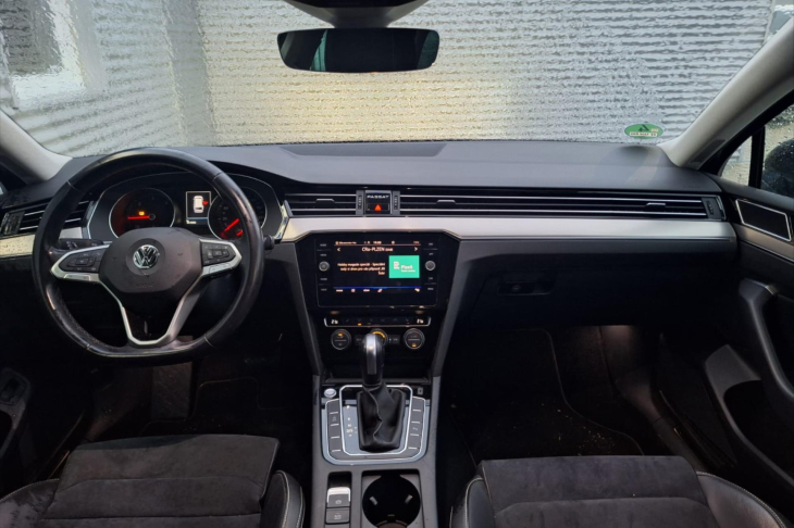 Volkswagen Passat 2,0 TDI DSG Elegance Matrix DPH