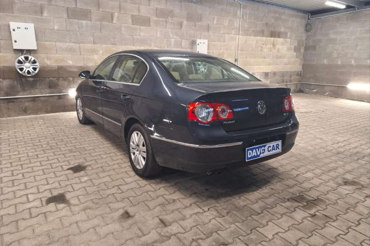 Volkswagen Passat 2,0 TDI 103KW highline 59tkm 1.majitel