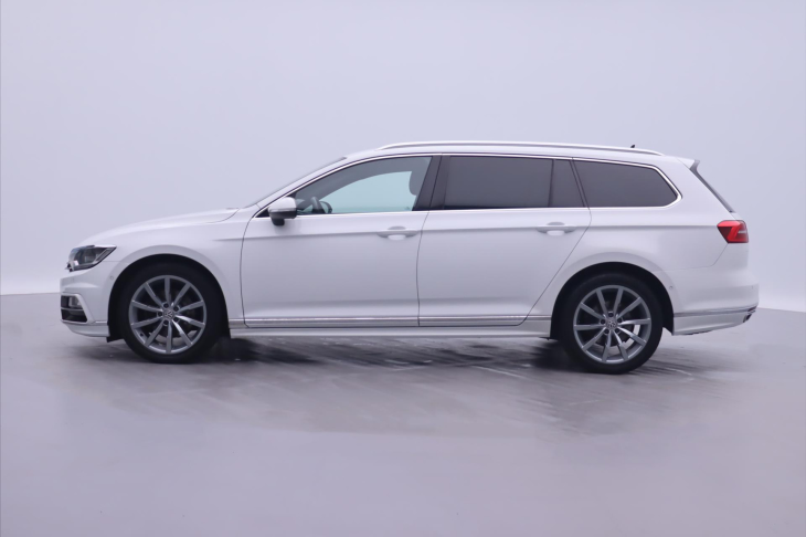 Volkswagen Passat 2,0 TDI 140kW DSG R-Line CZ