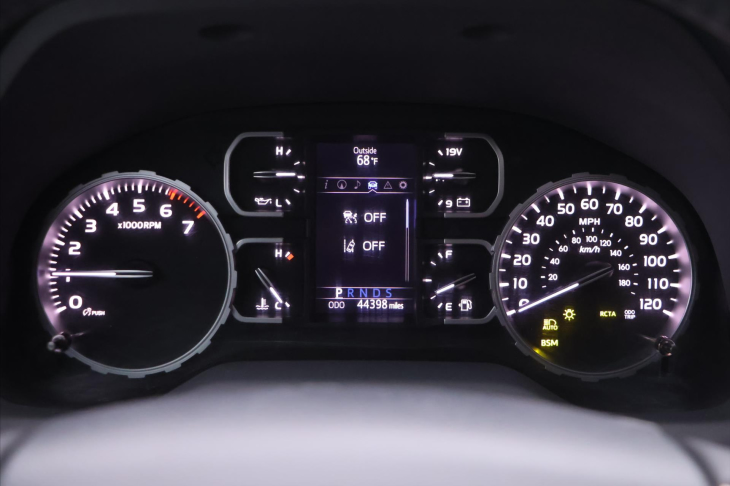 Toyota Tundra 5,7 i V8 Force AWD LED Navi