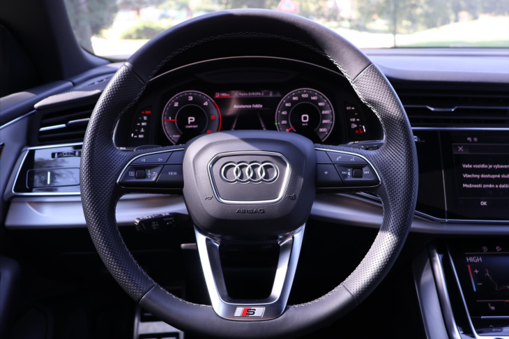 Audi Q8 3,0 V6 TDI S-Line Black CZ DPH