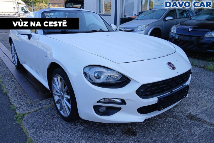 Fiat 124 Spider 1,4 MultiAir Turbo Lusso Serv.Kniha