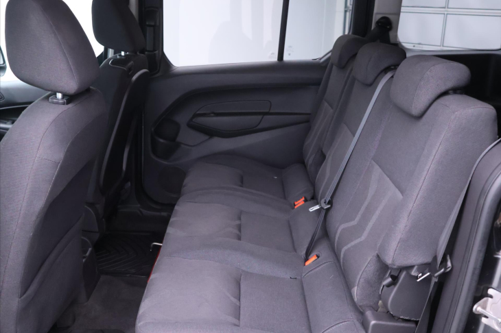 Ford Tourneo Connect 1,6 TDCi Titanium Tažné