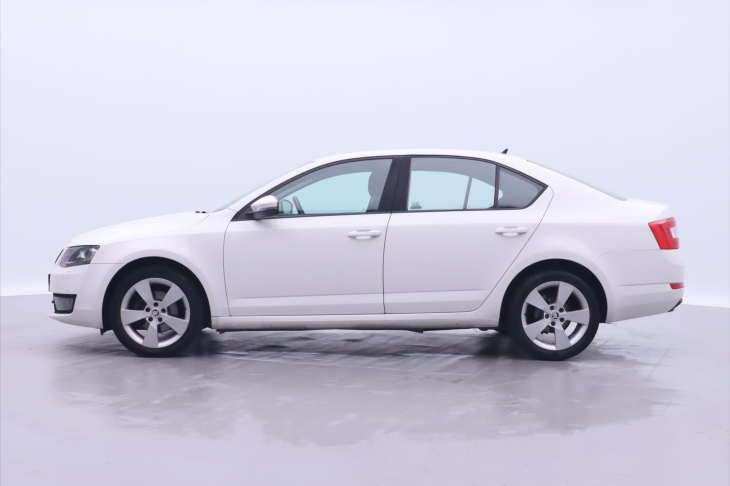 Škoda Octavia 1,6 TDI CZ DSG Elegance Xenon