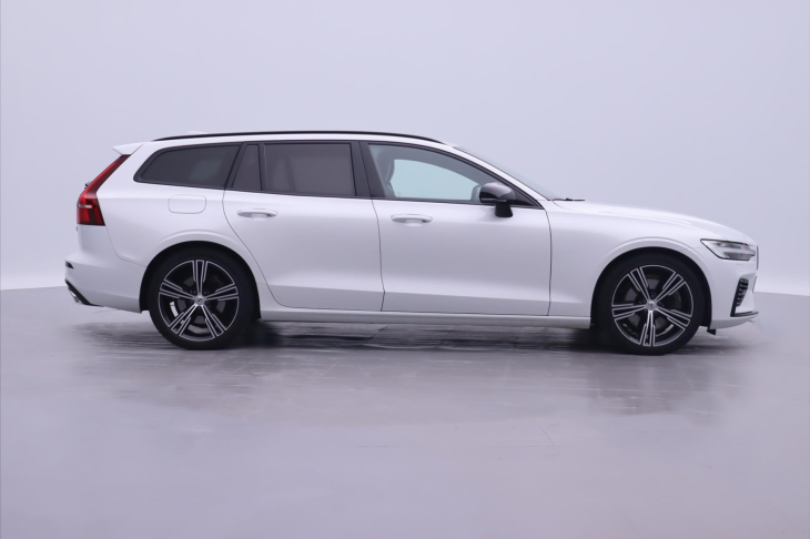 Volvo V60 2,0 T8 AWD Recharge R-Design Auto