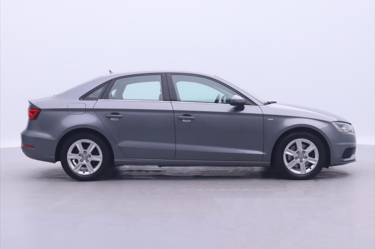 Audi A3 2,0 TDi 135KW Limousine S-line LED