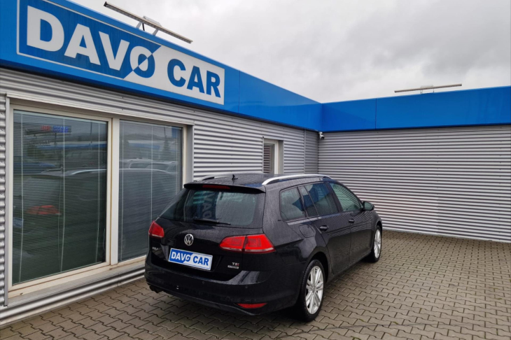 Volkswagen Golf 1,4 TSI 103kw xenon navi serv. kniha