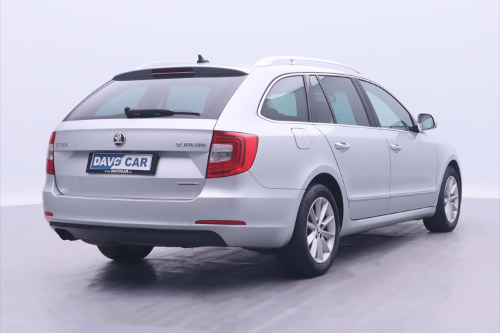 Škoda Superb 1,6 TDI Greenline Navigace