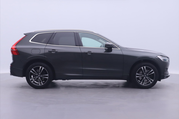 Volvo XC60 2,0 B5 AWD benzin Momentum Auto