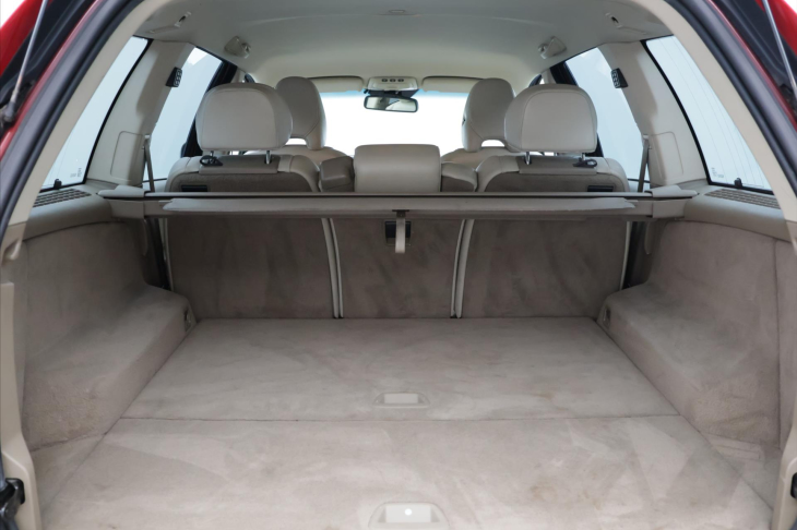 Volvo XC90 2,4 D5 Summum CZ Serv.kniha