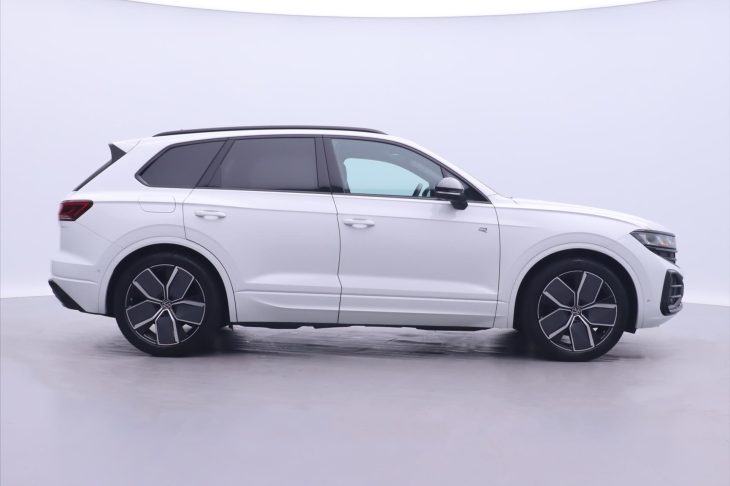 Volkswagen Touareg 3,0 V6 TDI R-Line MODEL 2024