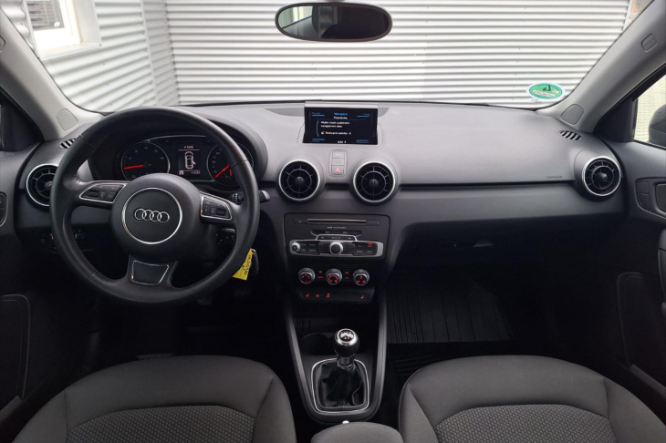 Audi A1 1,0 TFSi Sportback, Servisní kniha