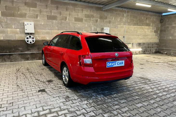 Škoda Octavia 2,0 TDI DSG Elegance Navi Kůže