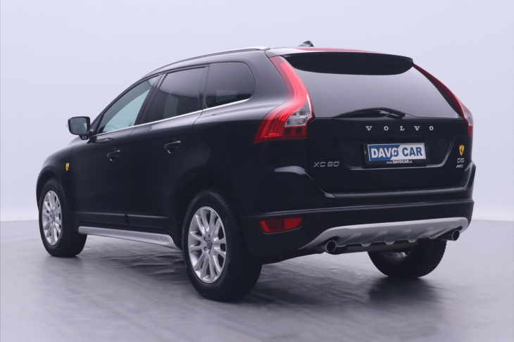 Volvo XC60 2,4 D5 AWD Aut. CZ Summum Navi