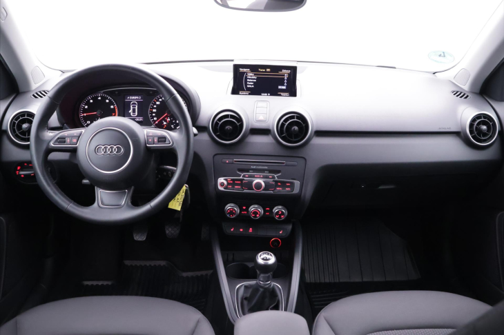 Audi A1 1,0 TFSi Sportback Serv.kniha