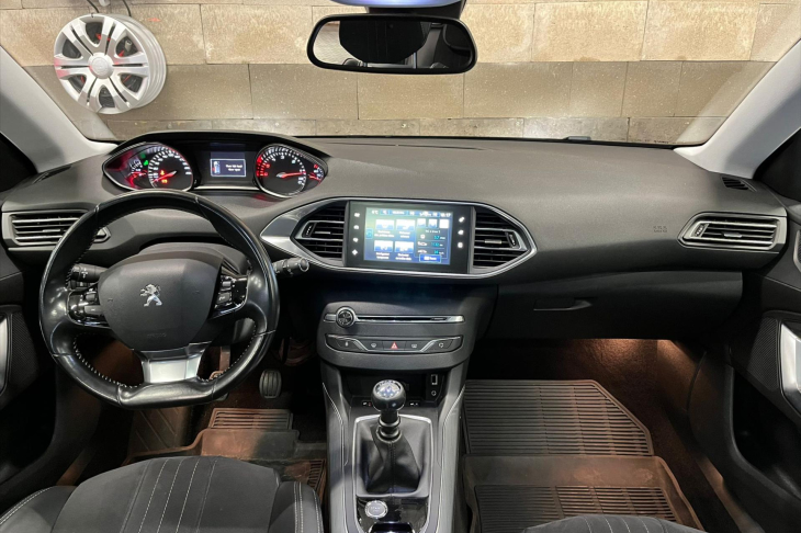 Peugeot 308 2,0 HDi Allure LED Pano