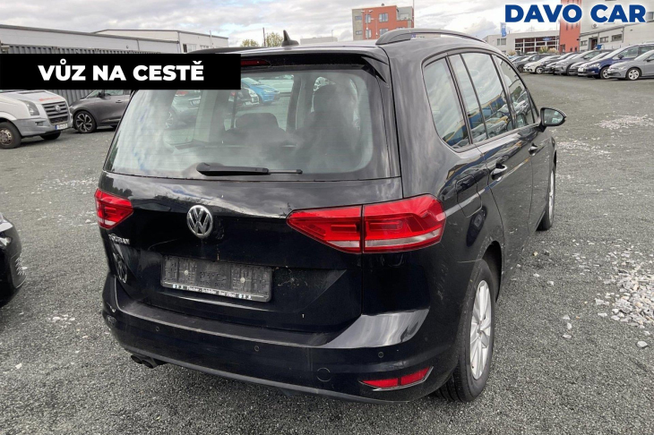 Volkswagen Touran 2,0 TDI DSG DPH ACC masáž navi