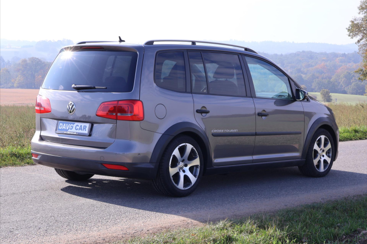 Volkswagen Touran 2,0 TDI 103kW CROSS  Panorama