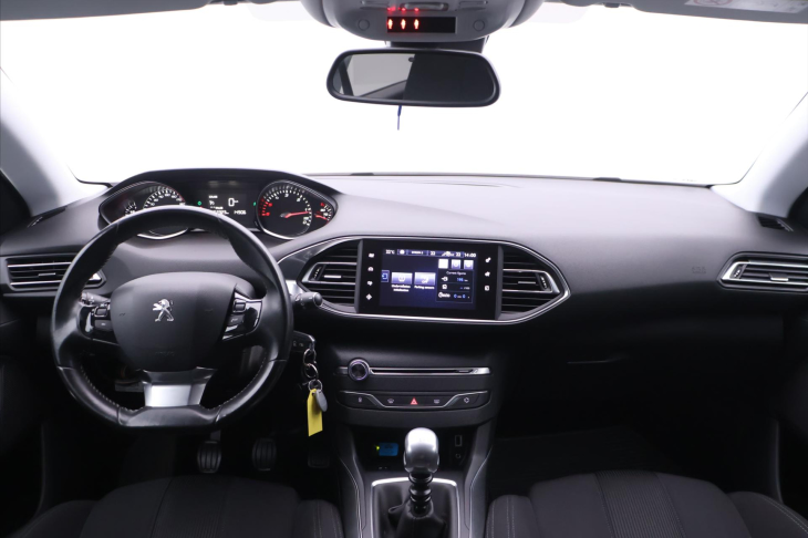 Peugeot 308 1,6 HDI CZ Allure LED Tažné