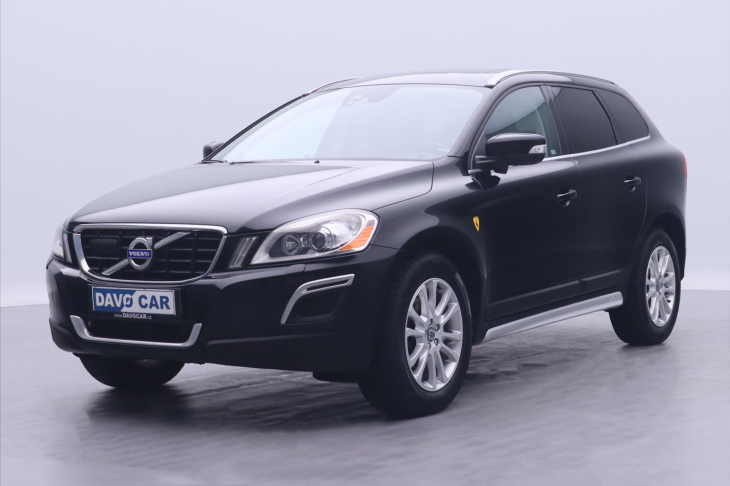 Volvo XC60 2,4 D5 AWD Aut. CZ Summum Navi