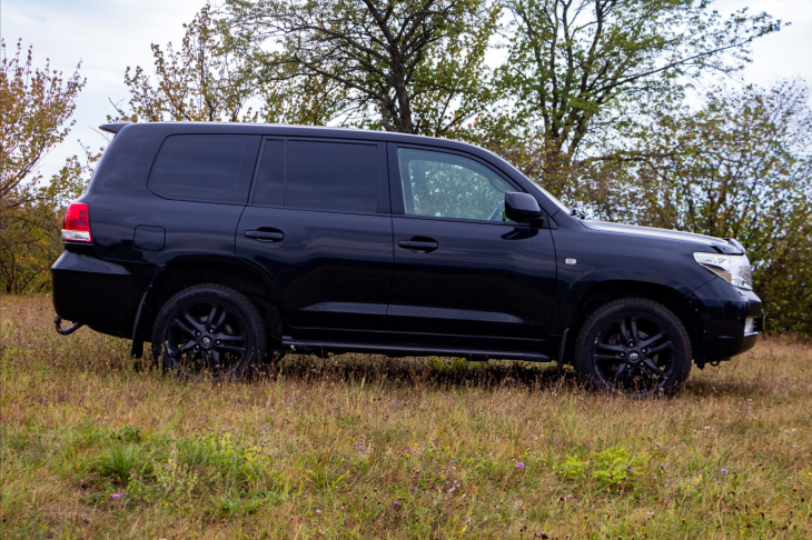 Toyota Land Cruiser 4,5 D4-D 210kW Lux 7-Míst