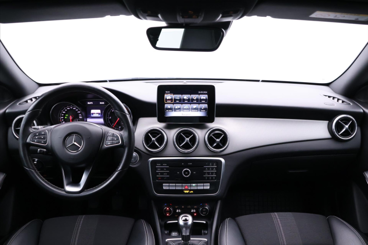 Mercedes-Benz CLA 2,1 200 CDI SB LED Navi Kůže