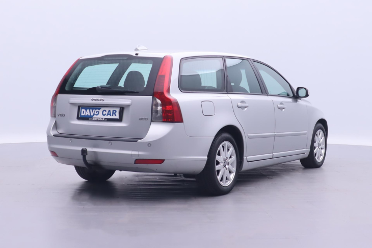 Volvo V50 2,0 D 100kW Momentum Navi Tažné