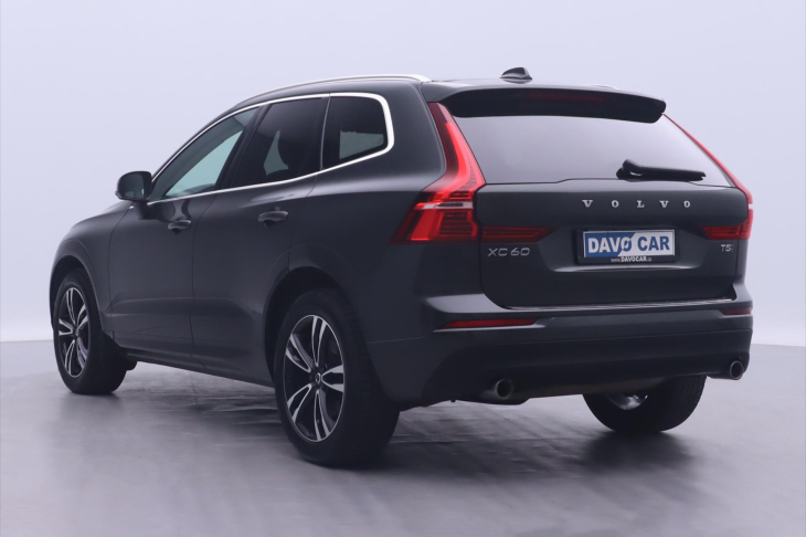 Volvo XC60 2,0 B5 AWD benzin Momentum Auto