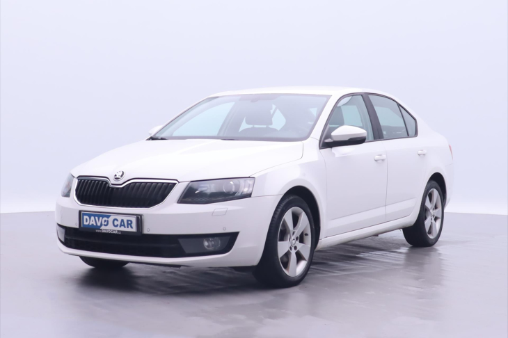 Škoda Octavia 1,6 TDI CZ DSG Elegance Xenon