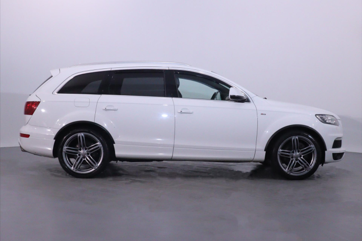 Audi Q7 3,0 TDI 180kW S-Line Quattro CZ