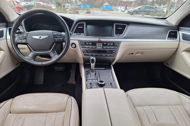 Hyundai Genesis 3,8 i V6 232 kW 4X4 CZ