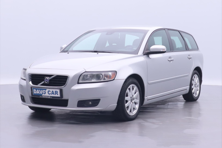 Volvo V50 2,0 D 100kW Momentum Navi Tažné