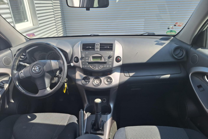 Toyota RAV4 2,0 VVT-i 112kW 4x4 Klima