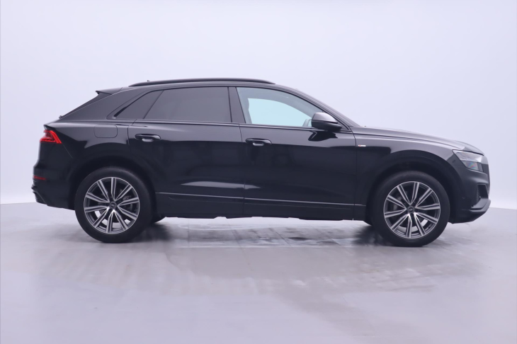 Audi Q8 3,0 V6 TDI S-Line Black CZ DPH