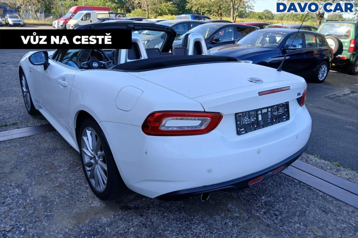 Fiat 124 Spider 1,4 MultiAir Turbo Lusso Serv.Kniha