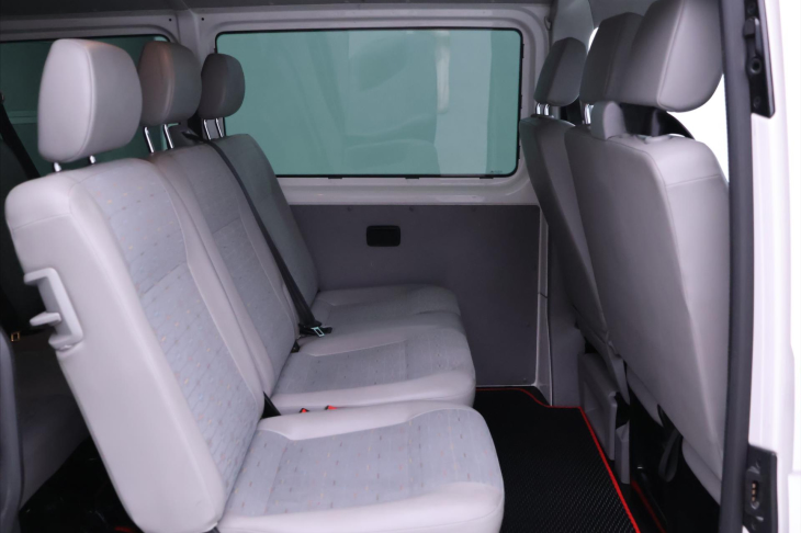 Volkswagen Transporter 2,0 TDI Klimatizace 9-Míst