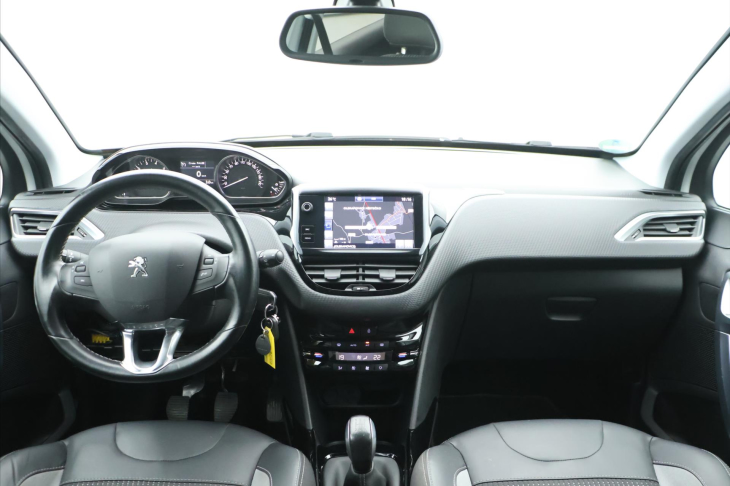 Peugeot 2008 1,2 PT 81kW Allure Navi Kůže