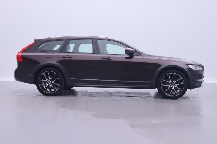 Volvo V90 2,0 D5 AWD CZ Cross Country