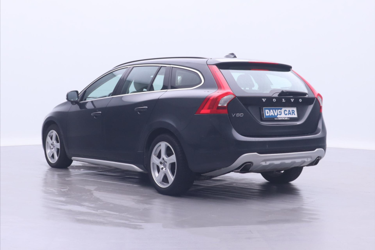 Volvo V60 2,4 D5 AWD Aut. Summum CZ