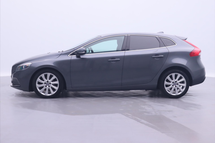 Volvo V40 1,6 D2 Momentum Xenon